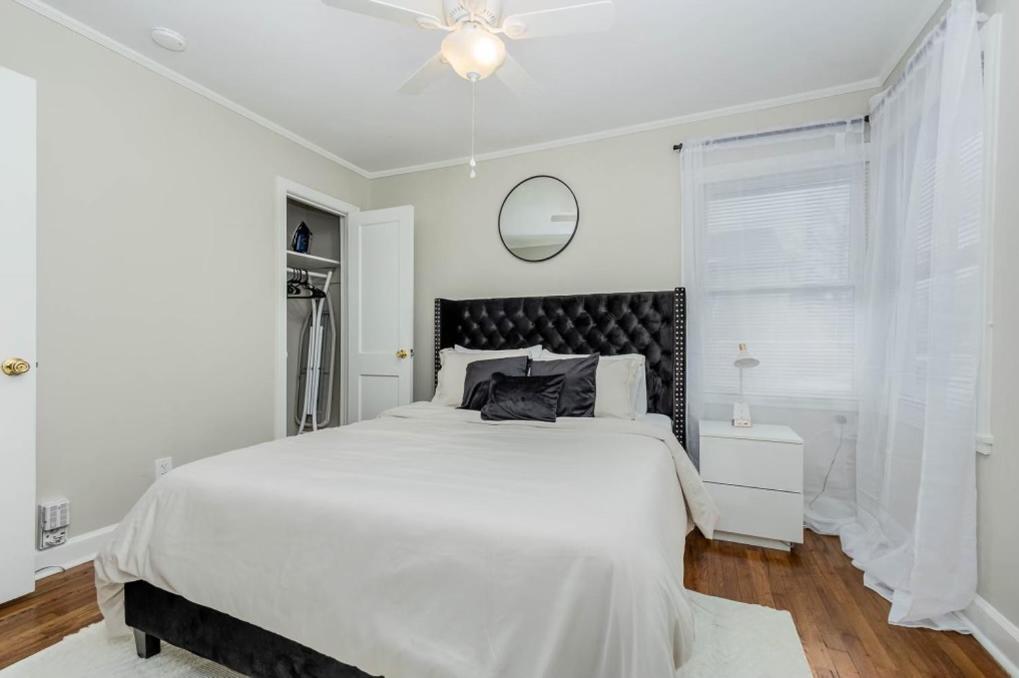 Minutes Away From Downtown Area Appartement Charlotte Buitenkant foto